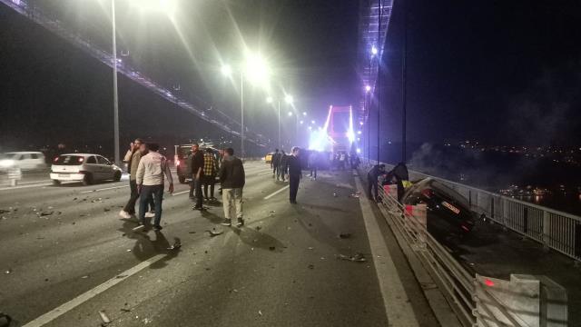 Fatih Sultan Mehmet Köprüsü'nde zincirleme kaza! Takla atan araç alev aldı, yaralılar var