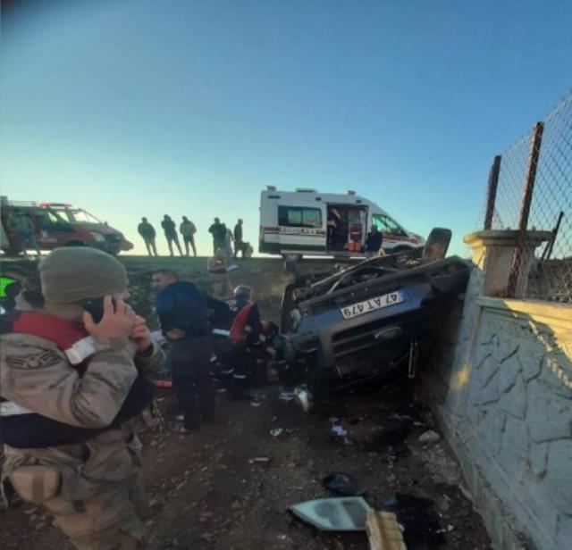 Son Dakika! Mardin'de kontrolden çıkan servis aracı devrildi: 6 ölü, 5 yaralı