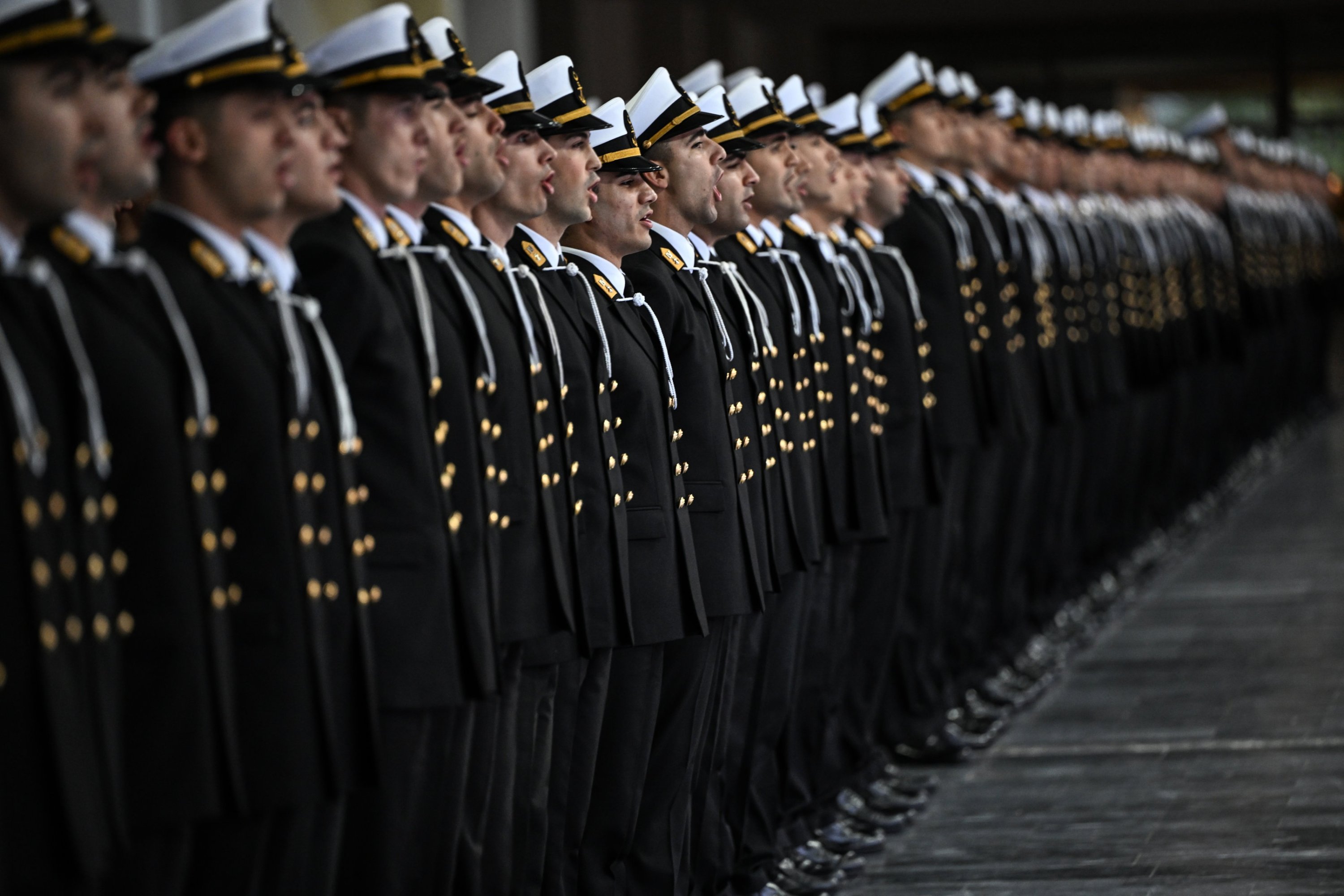 Türk Deniz Kuvvetleri personeli törende sıraya giriyor, İstanbul, Türkiye, 14 Kasım 2023. (AA Fotoğraf)